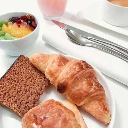 ラ ペルーズ ホテル