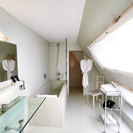 La Pérouse 4*