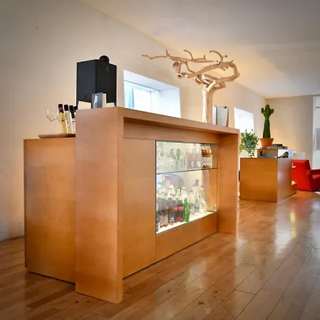 La Pérouse Hotel