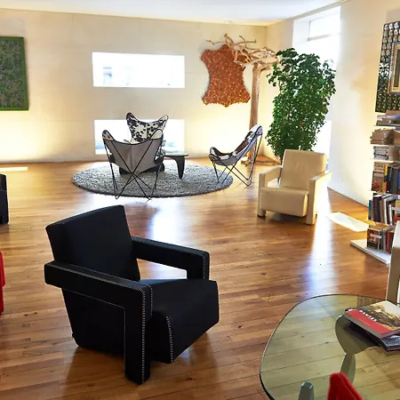 ホテル ラ ペルーズ 4*