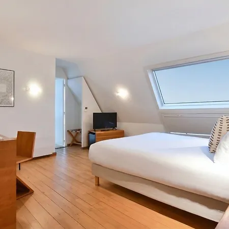 La Perouse Otel Nantes