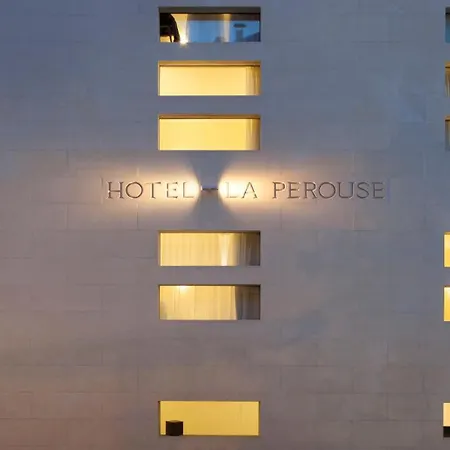 Ξενοδοχείο La Perouse 4*