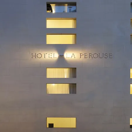 Ξενοδοχείο La Perouse 4*
