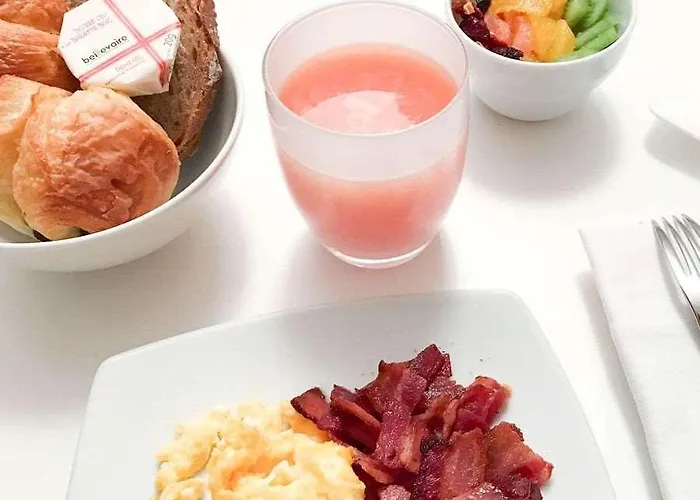 ホテル ラ ペルーズ ナント