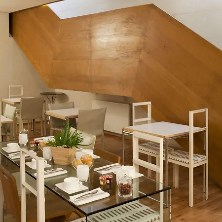 La Pérouse Hotel 4*